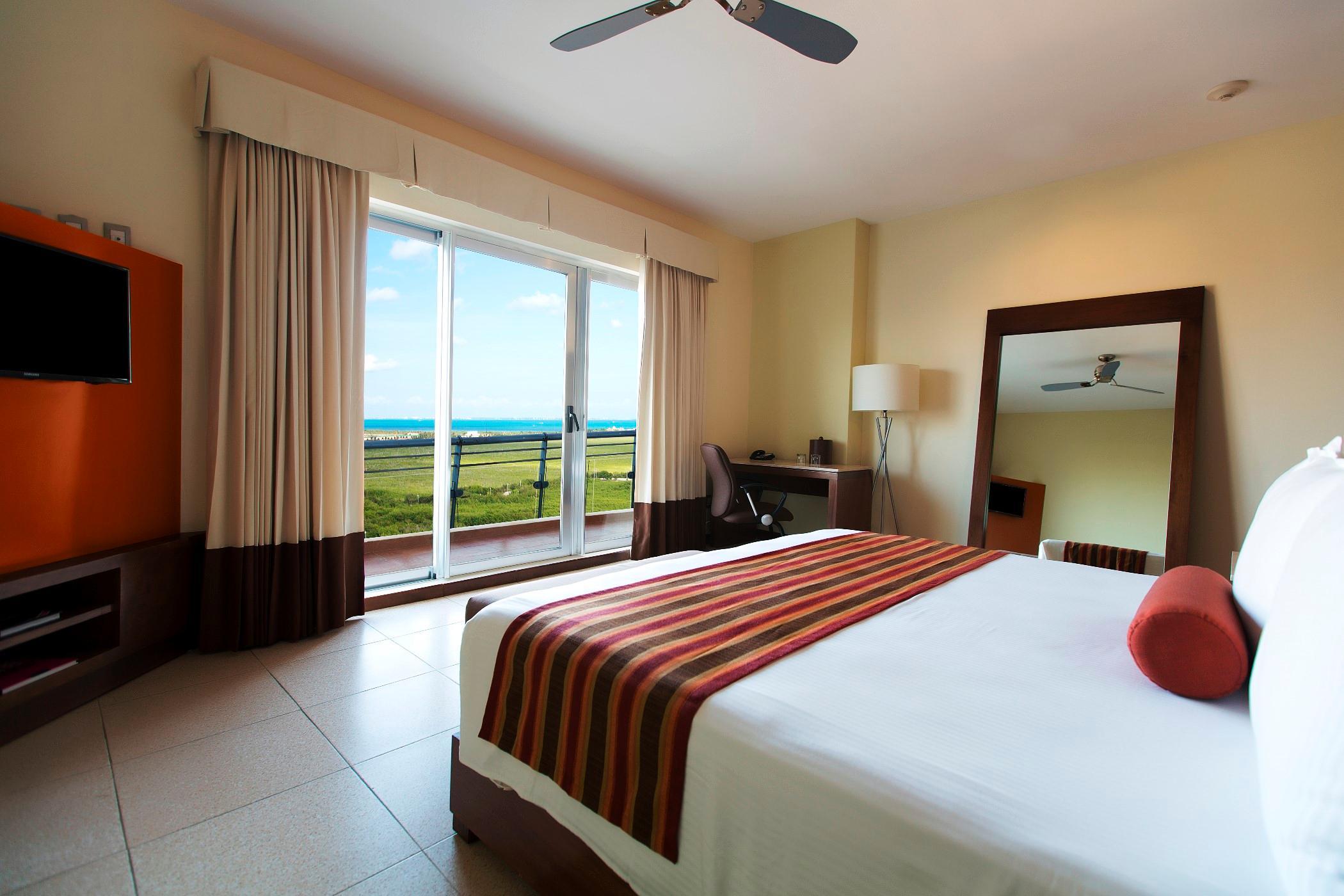 Krystal Urban Cancun & Beach Club Екстериор снимка