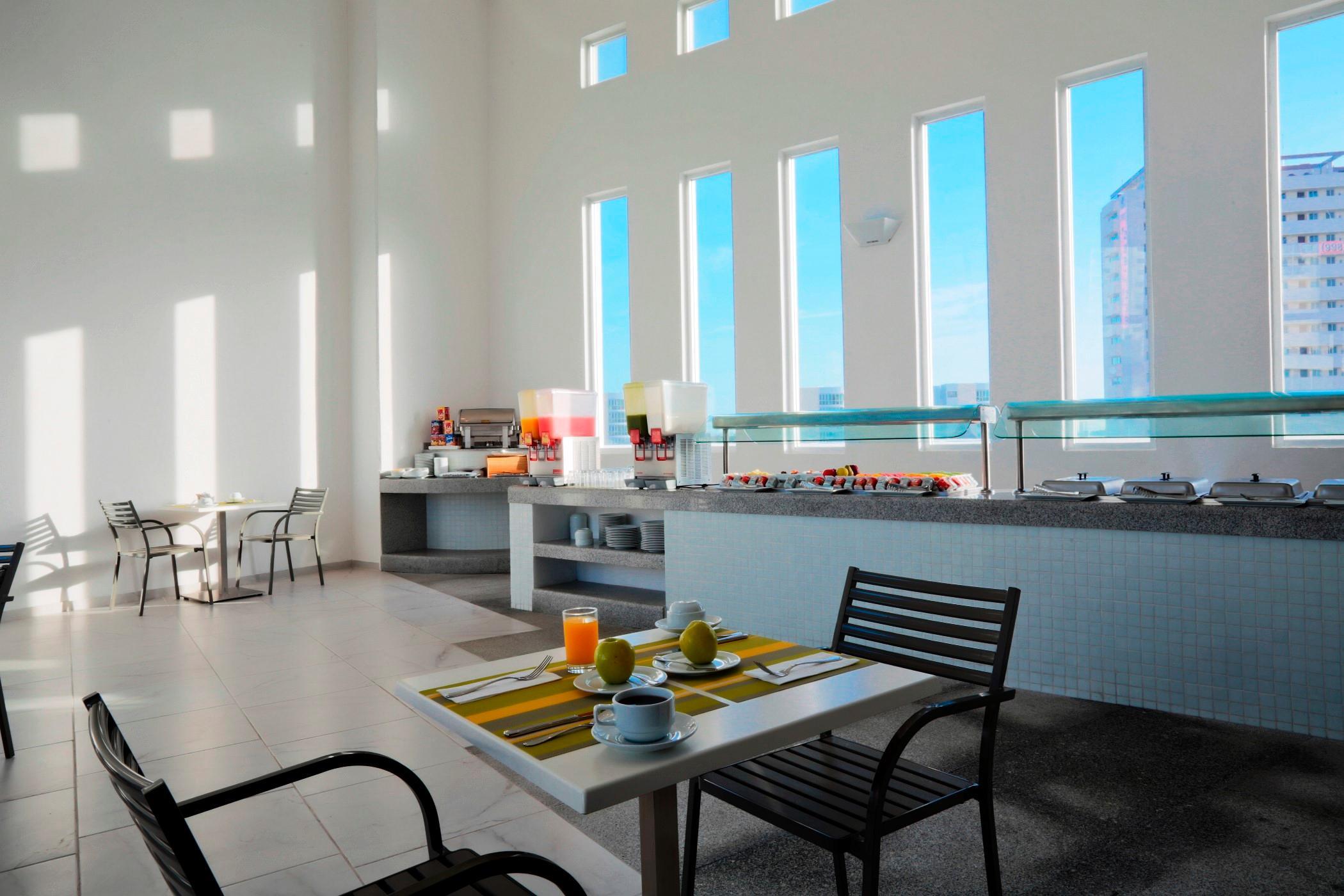 Krystal Urban Cancun & Beach Club Екстериор снимка