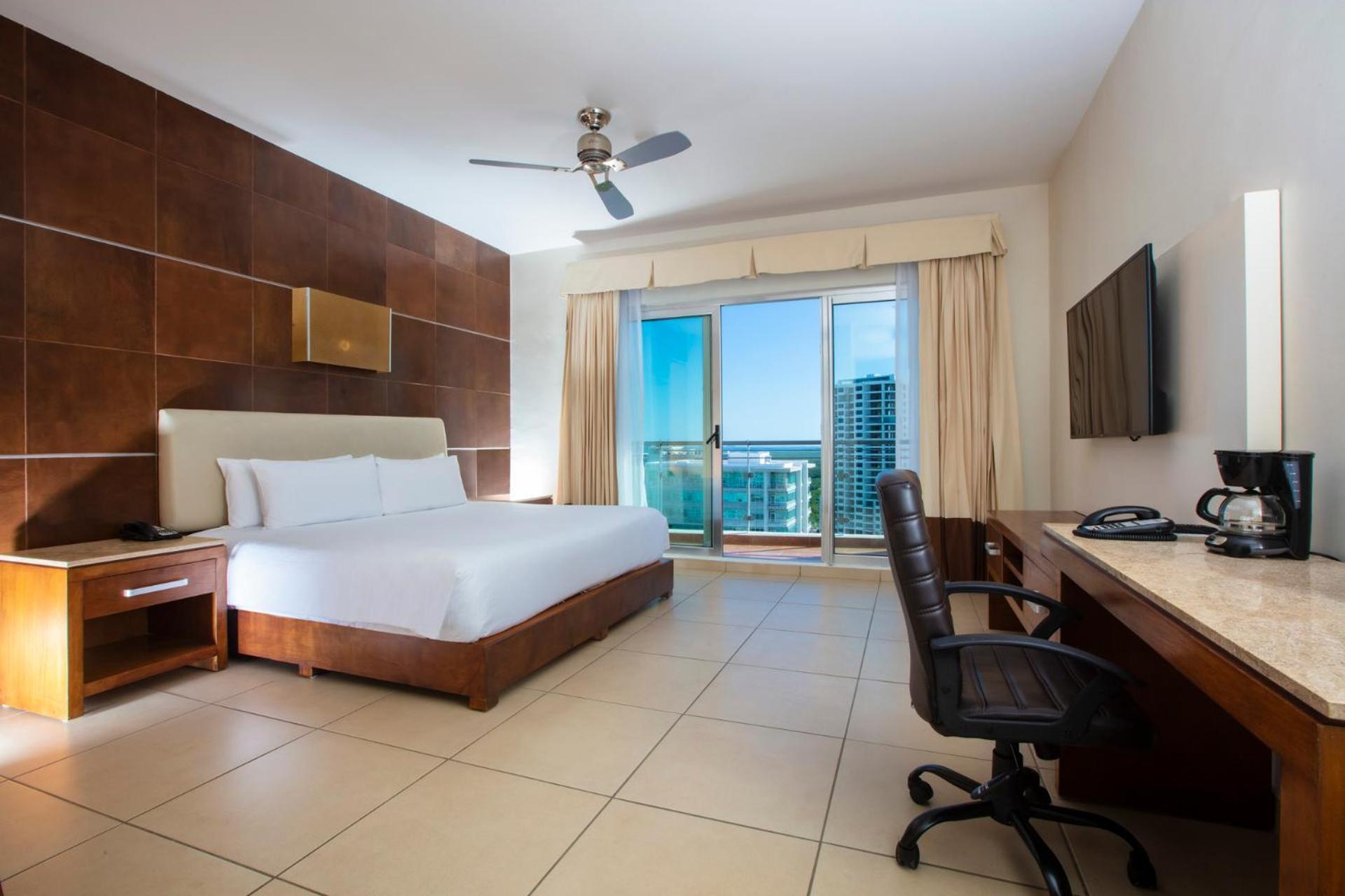 Krystal Urban Cancun & Beach Club Екстериор снимка